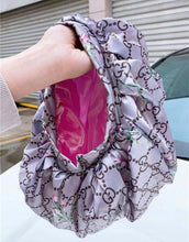 Load image into Gallery viewer, Bonnets