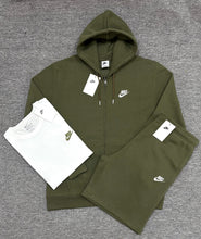 Load image into Gallery viewer, Nike 3 Piece Short Set
